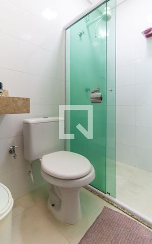 Casa à venda com 198m², 3 quartos e 7 vagas Casa à venda com 198m², 3 quartos e 7 vagasBanheiro