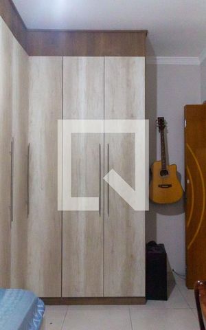 Casa à venda com 198m², 3 quartos e 7 vagas Casa à venda com 198m², 3 quartos e 7 vagasQuarto 01