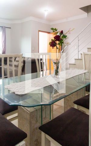 Casa à venda com 198m², 3 quartos e 7 vagas Casa à venda com 198m², 3 quartos e 7 vagasSala de Jantar