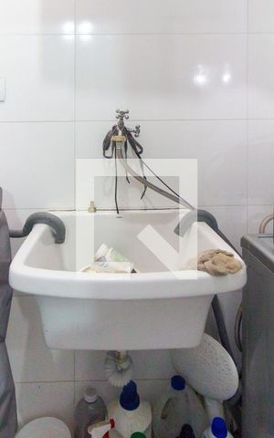 Casa à venda com 198m², 3 quartos e 7 vagas Casa à venda com 198m², 3 quartos e 7 vagasÁrea de Serviço