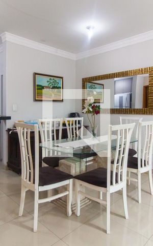 Casa à venda com 198m², 3 quartos e 7 vagas Casa à venda com 198m², 3 quartos e 7 vagasSala de Jantar