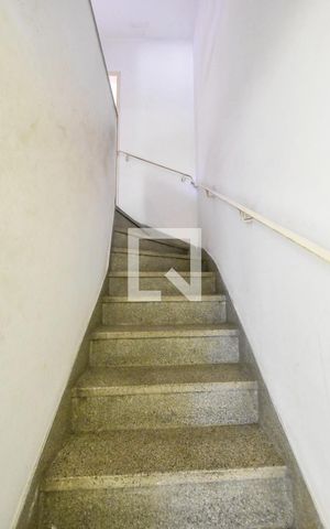 Casa à venda com 100m², 2 quartos e 1 vagaEscada 