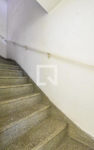 Casa à venda com 100m², 2 quartos e 1 vagaEscada 
