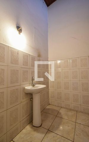 Casa à venda com 100m², 2 quartos e 1 vagaBanheiro 