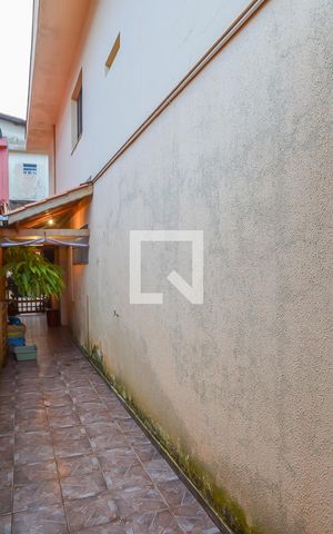 Casa à venda com 158m², 3 quartos e 2 vagas Casa à venda com 158m², 3 quartos e 2 vagasCorredor