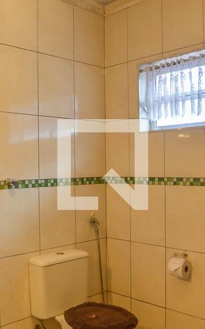 Casa à venda com 158m², 3 quartos e 2 vagas Casa à venda com 158m², 3 quartos e 2 vagasBanheiro