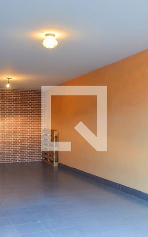 Casa à venda com 158m², 3 quartos e 2 vagas Casa à venda com 158m², 3 quartos e 2 vagasGaragem