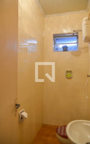 Casa à venda com 158m², 3 quartos e 2 vagas Casa à venda com 158m², 3 quartos e 2 vagasBanheiro de serviço