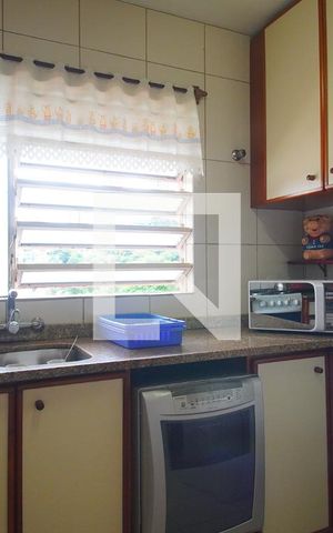 Casa à venda com 273m², 4 quartos e 2 vagas Casa à venda com 273m², 4 quartos e 2 vagasCozinha