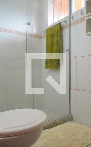 Casa à venda com 273m², 4 quartos e 2 vagas Casa à venda com 273m², 4 quartos e 2 vagasBanheiro