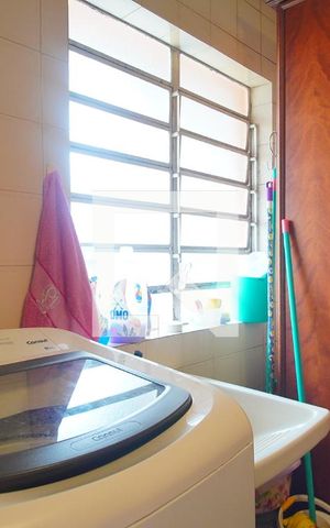Casa à venda com 273m², 4 quartos e 2 vagas Casa à venda com 273m², 4 quartos e 2 vagasÁrea de Serviço