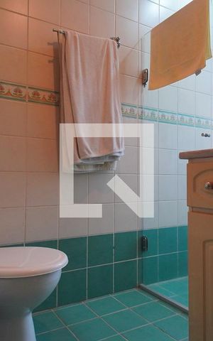 Casa à venda com 273m², 4 quartos e 2 vagas Casa à venda com 273m², 4 quartos e 2 vagasBanheiro da Suíte