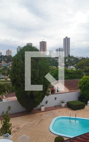 Casa à venda com 273m², 4 quartos e 2 vagas Casa à venda com 273m², 4 quartos e 2 vagasSala - Vista