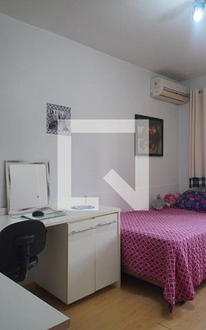 Casa à venda com 273m², 4 quartos e 2 vagas Casa à venda com 273m², 4 quartos e 2 vagasQuarto 3