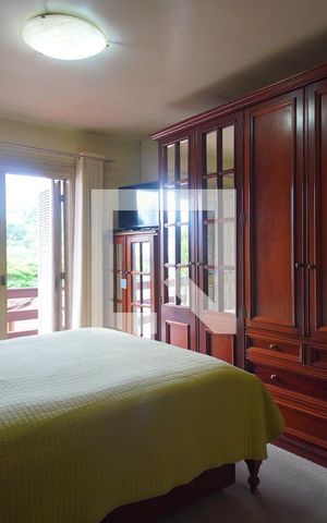 Casa à venda com 273m², 4 quartos e 2 vagas Casa à venda com 273m², 4 quartos e 2 vagasSuíte