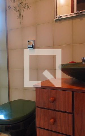 Casa à venda com 273m², 4 quartos e 2 vagas Casa à venda com 273m², 4 quartos e 2 vagasBanheiro