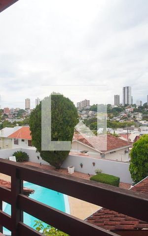 Casa à venda com 273m², 4 quartos e 2 vagas Casa à venda com 273m², 4 quartos e 2 vagasSuíte - Varanda
