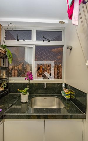 Apartamento à venda com 85m², 3 quartos e 2 vagas Apartamento à venda com 85m², 3 quartos e 2 vagaslavanderia