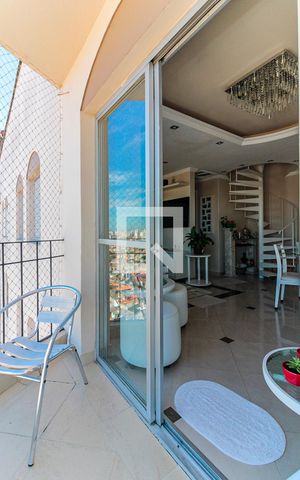 Apartamento à venda com 184m², 2 quartos e 2 vagas Apartamento à venda com 184m², 2 quartos e 2 vagasSacada da Sala