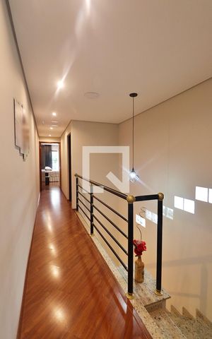 Casa à venda com 160m², 3 quartos e 2 vagasCorredor