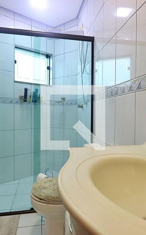 Casa à venda com 160m², 3 quartos e 2 vagasBanheiro do Quarto 1 - Suíte