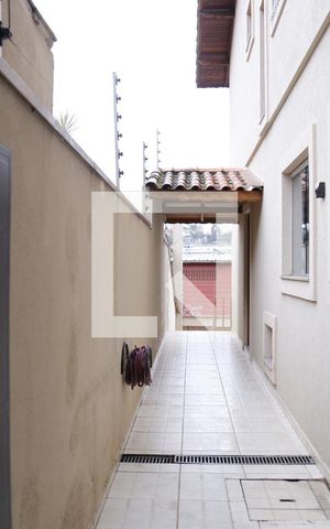 Casa à venda com 152m², 3 quartos e 3 vagasCorredor Externo