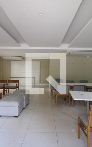 Apartamento para alugar com 55m², 2 quartos e 1 vaga Apartamento para alugar com 55m², 2 quartos e 1 vagaÁrea comum - Salão de festas