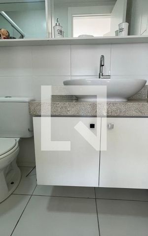 Apartamento para alugar com 55m², 2 quartos e 1 vaga Apartamento para alugar com 55m², 2 quartos e 1 vagaBanheiro da Suíte