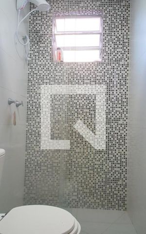 Apartamento à venda com 48m², 2 quartos e 1 vaga Apartamento à venda com 48m², 2 quartos e 1 vagaBanheiro