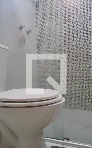 Apartamento à venda com 48m², 2 quartos e 1 vaga Apartamento à venda com 48m², 2 quartos e 1 vagaBanheiro