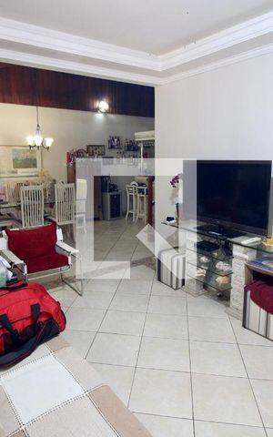 Casa de condomínio à venda com 190m², 3 quartos e 2 vagas Casa de condomínio à venda com 190m², 3 quartos e 2 vagasSala