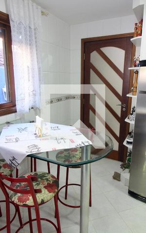 Casa de condomínio à venda com 190m², 3 quartos e 2 vagas Casa de condomínio à venda com 190m², 3 quartos e 2 vagasCozinha