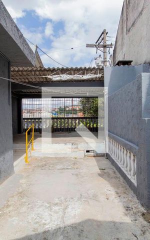 Casa para alugar com 70m², 2 quartos e 1 vaga Casa para alugar com 70m², 2 quartos e 1 vagaÁrea Comum - Quintal
