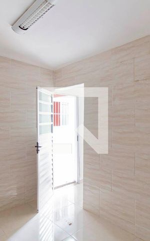 Casa para alugar com 70m², 2 quartos e 1 vaga Casa para alugar com 70m², 2 quartos e 1 vagaCozinha