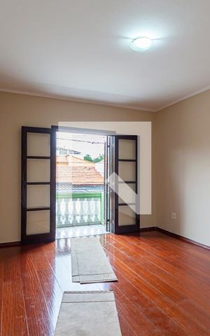 Casa para alugar com 160m², 3 quartos e 2 vagasSuite