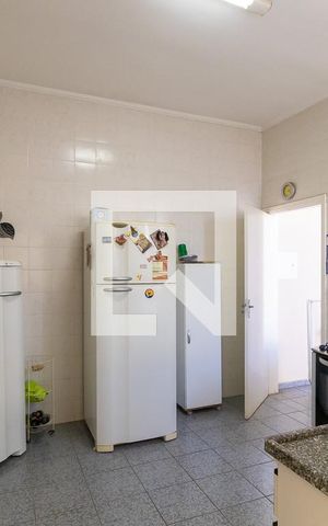 Casa à venda com 180m², 3 quartos e 4 vagas Casa à venda com 180m², 3 quartos e 4 vagasCozinha