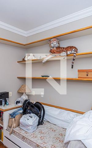 Casa à venda com 980m², 5 quartos e 9 vagas Casa à venda com 980m², 5 quartos e 9 vagasQuarto