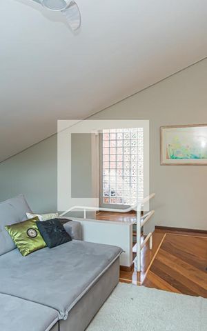 Casa à venda com 980m², 5 quartos e 9 vagas Casa à venda com 980m², 5 quartos e 9 vagasSala de TV