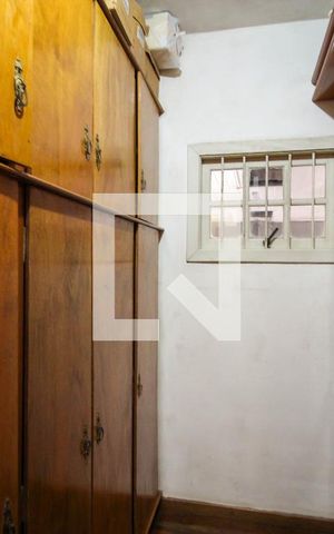 Casa para alugar com 700m², 9 quartos e 5 vagasPiso 1 - Closet da Suíte