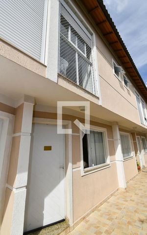 Casa de condomínio à venda com 60m², 2 quartos e 1 vaga Casa de condomínio à venda com 60m², 2 quartos e 1 vagaFachada