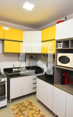 Casa de condomínio à venda com 60m², 2 quartos e 1 vaga Casa de condomínio à venda com 60m², 2 quartos e 1 vagaCozinha