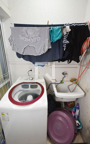 Casa de condomínio à venda com 60m², 2 quartos e 1 vaga Casa de condomínio à venda com 60m², 2 quartos e 1 vagaLavanderia