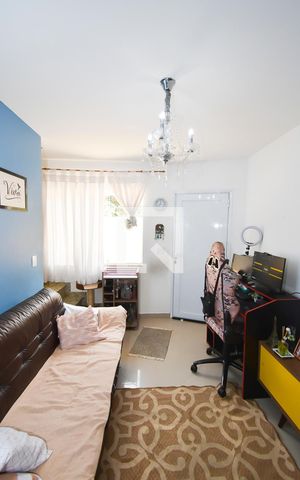 Casa de condomínio à venda com 60m², 2 quartos e 1 vaga Casa de condomínio à venda com 60m², 2 quartos e 1 vagaSala