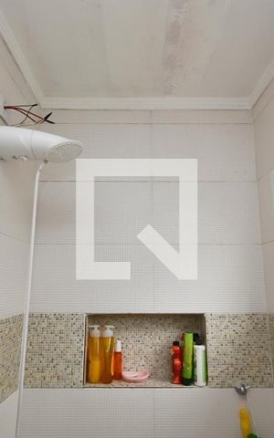 Casa de condomínio à venda com 60m², 2 quartos e 1 vaga Casa de condomínio à venda com 60m², 2 quartos e 1 vagaBanheiro da Suíte 1