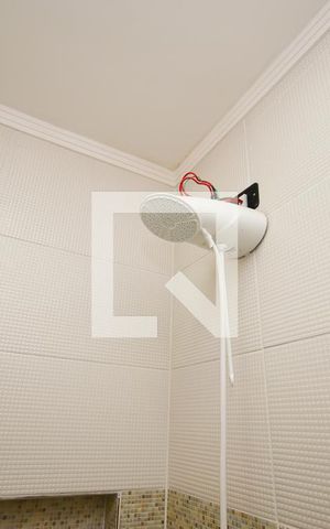 Casa de condomínio à venda com 60m², 2 quartos e 1 vaga Casa de condomínio à venda com 60m², 2 quartos e 1 vagaBanheiro da Suíte 2