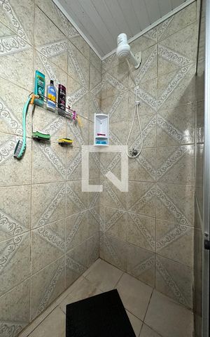 Casa à venda com 180m², 2 quartos e 2 vagasBanheiro