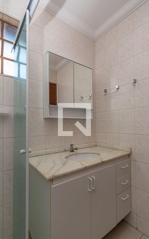 Casa de condomínio para alugar com 60m², 2 quartos e 1 vaga Casa de condomínio para alugar com 60m², 2 quartos e 1 vagaBanheiro