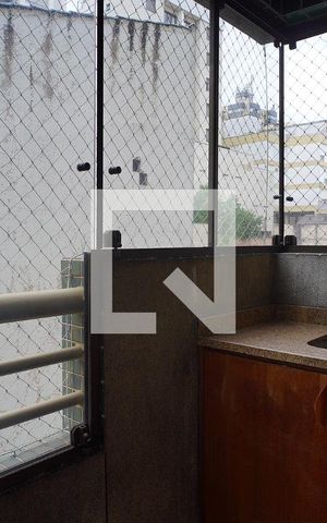 Apartamento para alugar com 74m², 2 quartos e 1 vagaVaranda