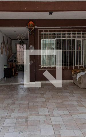 Casa à venda com 109m², 3 quartos e 2 vagasEntrada