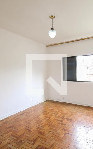 Casa à venda com 170m², 2 quartos e 2 vagas Casa à venda com 170m², 2 quartos e 2 vagasQuarto 2